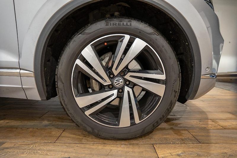 Volkswagen Touareg 3.0 TDI 210 kW 4Motion - fotka 36 z 38