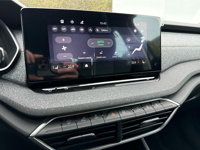 Škoda Octavia Combi Top Selection 2,0 TDI 11 - fotka 26 z 26