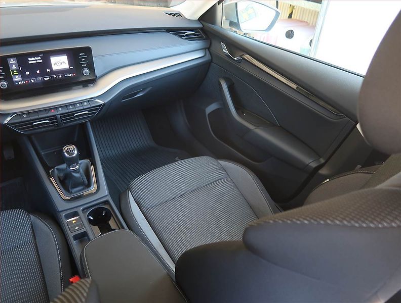 Škoda Octavia (2022) Ambition 2.0 TDI, digi klima - fotka 8 z 18