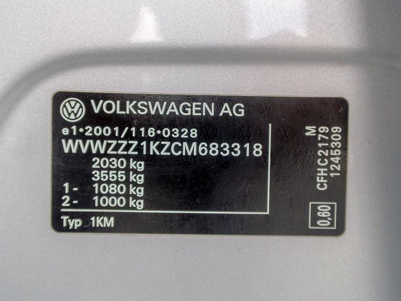 Volkswagen Golf (2012) 2.0TDI 103KW - 2x KOLA - fotka 43 z 49