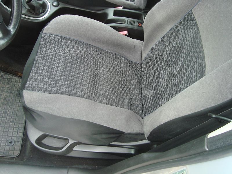 Peugeot 307 (2003) 1,6 - fotka 10 z 14