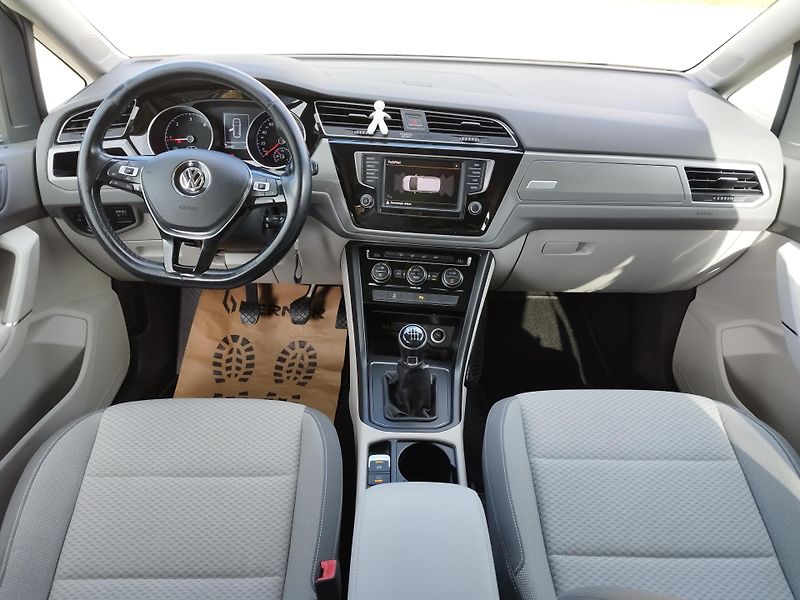 Volkswagen Touran 1,6 TDI  - fotka 15 z 29