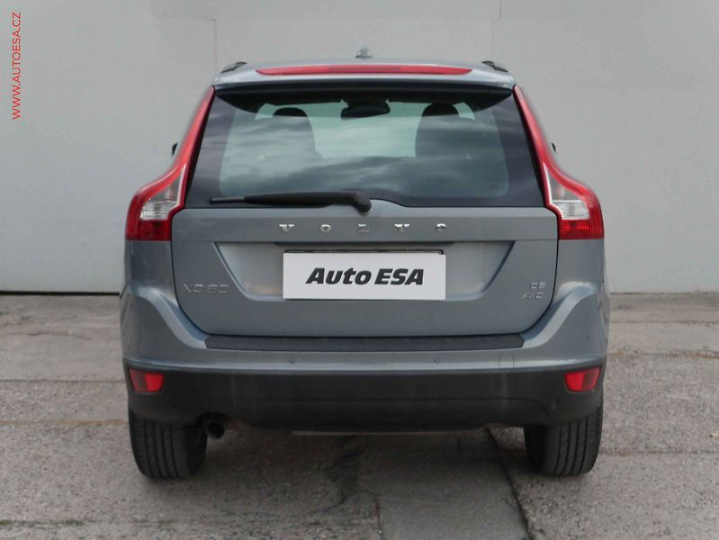 Volvo XC60 (2009) 2.4D AWD, AT, park.čidla - fotka 5 z 15