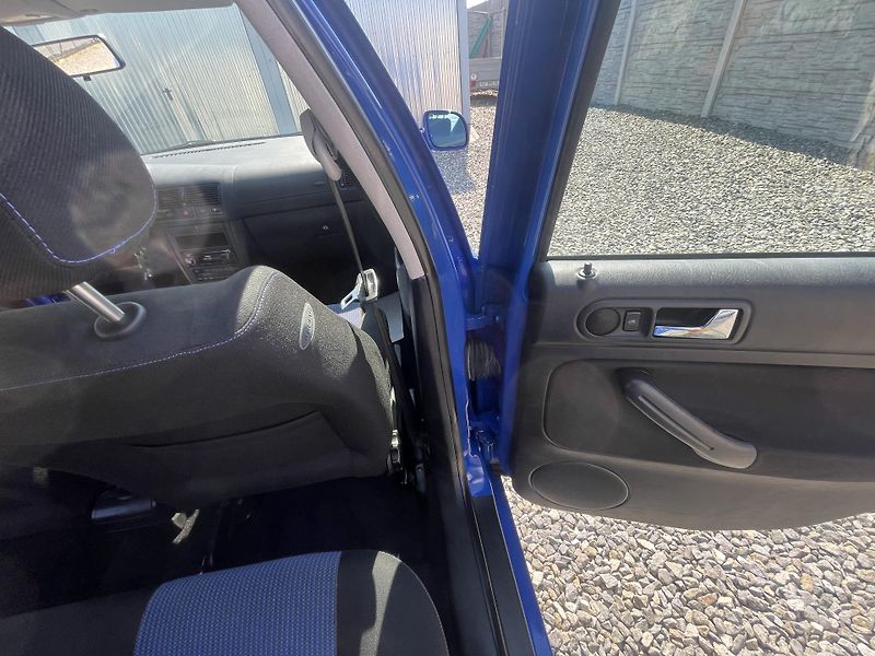 Volkswagen Golf 1.6i SR 100PS 134TKM EXTRA 1A! - fotka 131 z 174