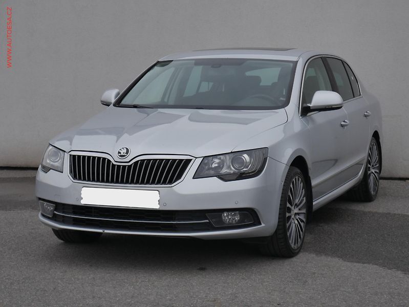 Škoda Superb (2013) 2.0 TDi 4x4, ČR, Elegance - fotka 3 z 22