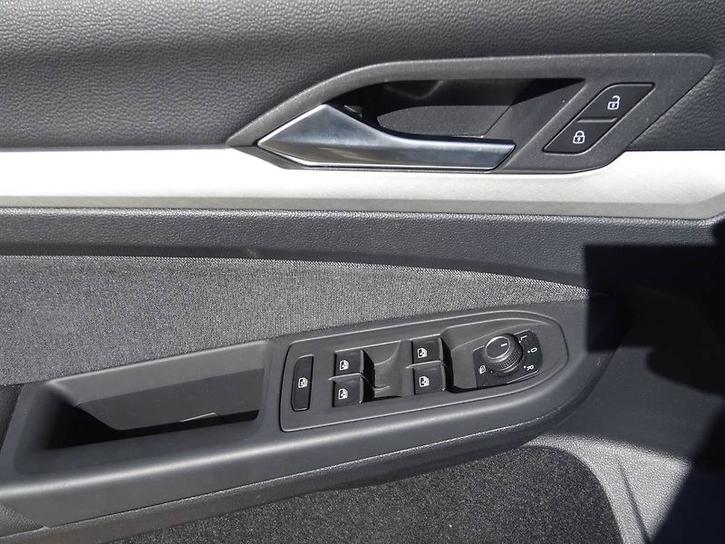 Volkswagen Golf (2022) 1,0TSi /81kW Variant Life - fotka 11 z 27