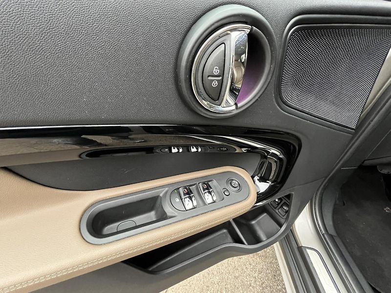 Mini Countryman (2019) COOPER SE ALL4 - fotka 32 z 37