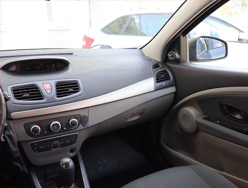 Renault Mégane (2010) 1.6 16V, po STK - fotka 8 z 14
