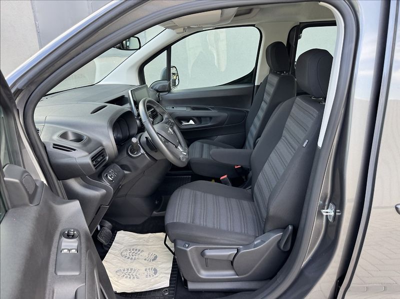 Opel Combo 1,2 T LIFE DPH tažné 1.maj ČR - fotka 22 z 50