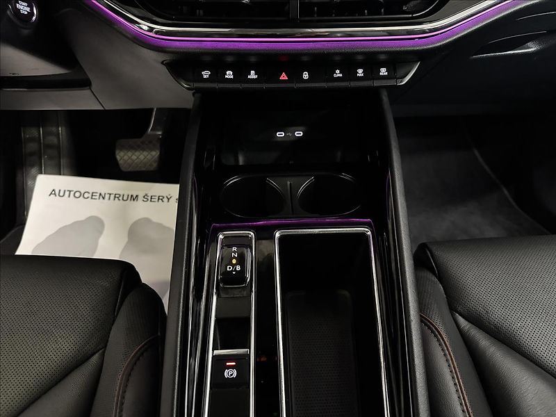 Škoda Enyaq IV80 DCC SUITE TAŽNÉ MATRIX - fotka 30 z 47