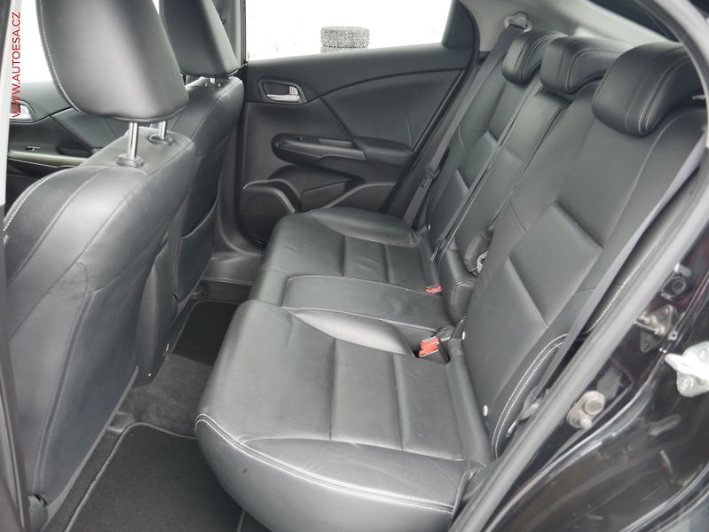 Honda Civic (2012) 2.2i-DTEC, ČR, Executive - fotka 10 z 24