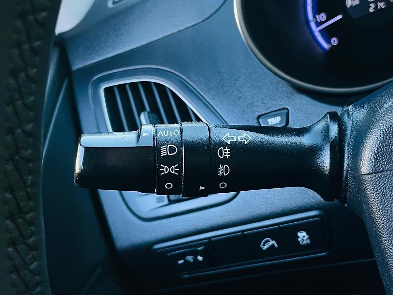 Hyundai ix35 2.0i MANUÁL VÝHŘEV SERVISKA - fotka 42 z 45