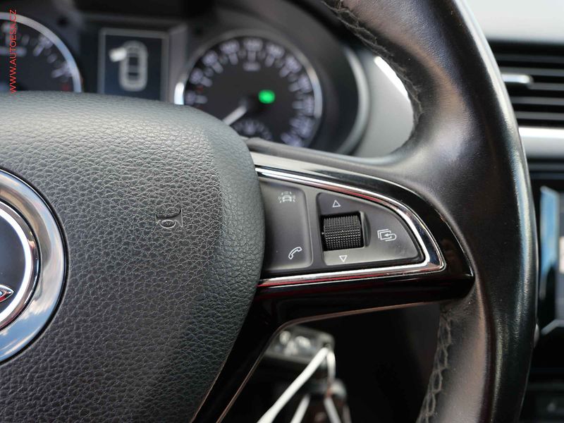 Škoda Octavia (2016) 1.4 TSi, ČR, Style, DSG - fotka 13 z 22