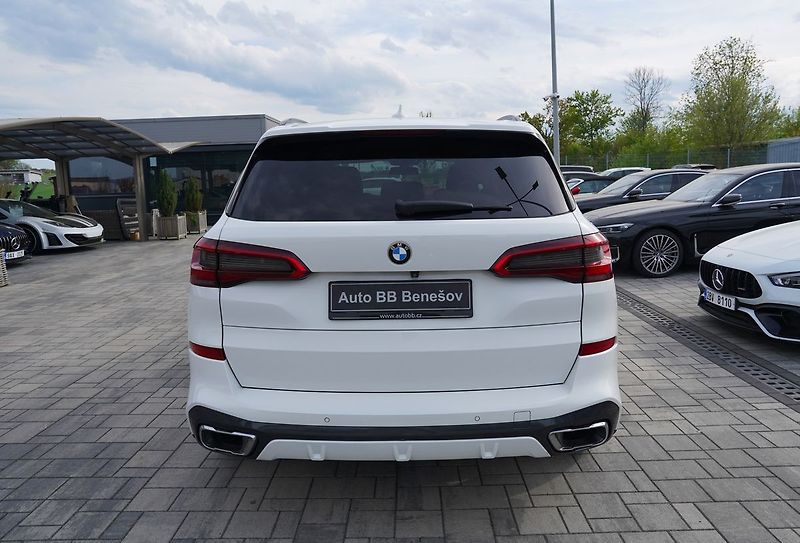 BMW X5 30d xDrive, Mpaket/21/Led - fotka 5 z 42