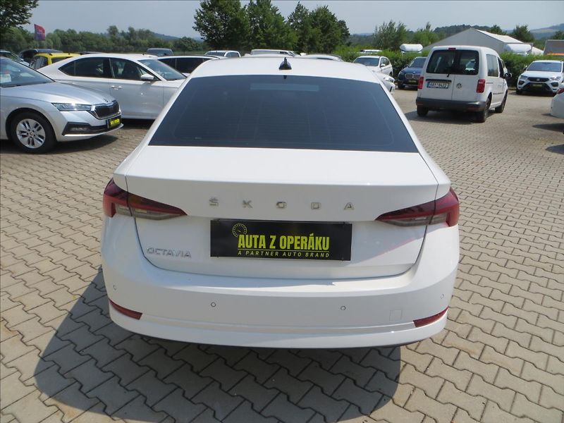Škoda Octavia 2,0 TDI Style ČR - fotka 6 z 26