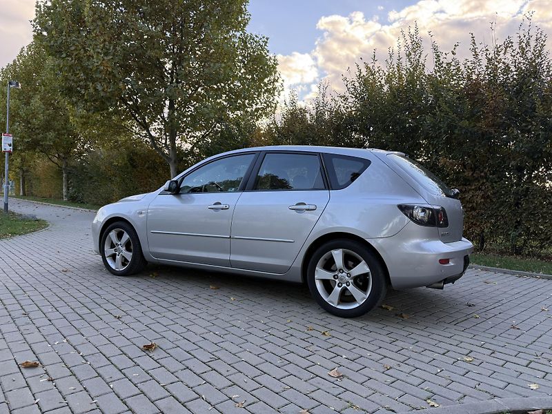 Mazda 3 2.0 Sport - fotka 6 z 32