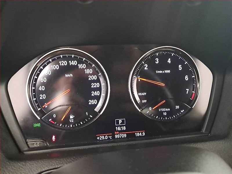 BMW Řada 1 (2018) 118i, Automat, Kůže, Navi - fotka 11 z 16