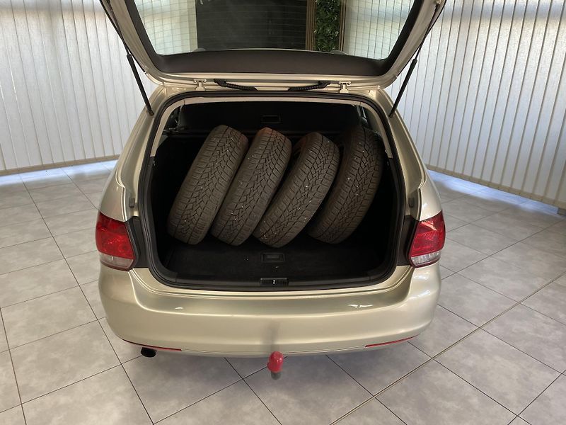 Volkswagen Golf TSi ČR 1.MAJ. 6M TZ DIGIAC   - fotka 23 z 23