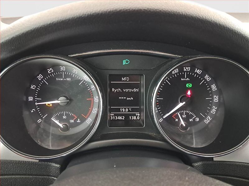 Škoda Superb (2011) 2.0 TDI, Automat, Navi, Xenony - fotka 11 z 18