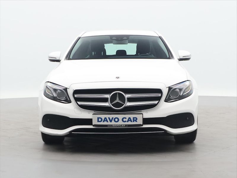 Mercedes-Benz Třídy E 2.0 220d 143kW 4Matic Aut. - fotka 2 z 34