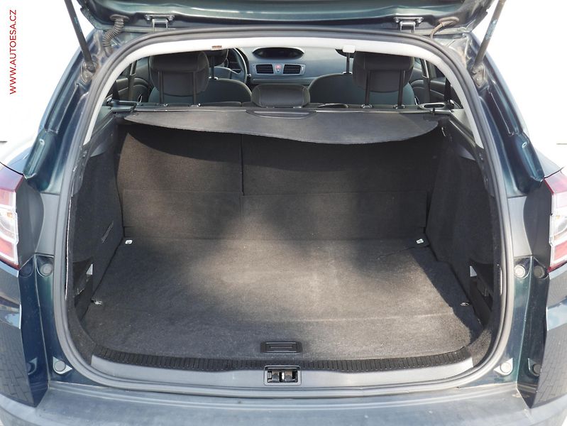 Renault Mégane (2010) 1.6i, ČR, AC, park.kamera - fotka 7 z 16