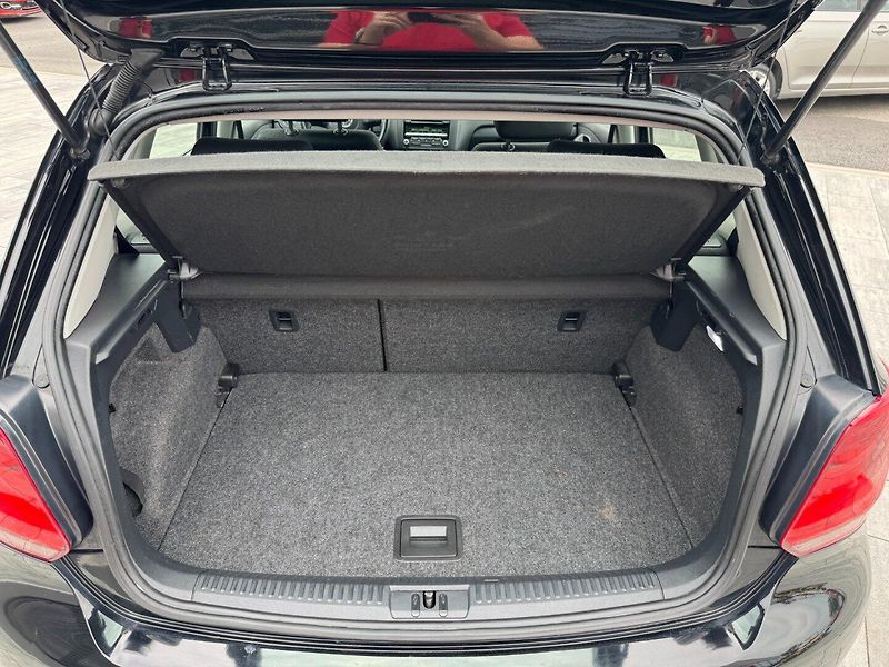 Volkswagen Polo (2011) Comfortline 1.2 TSI 66kW - fotka 23 z 32