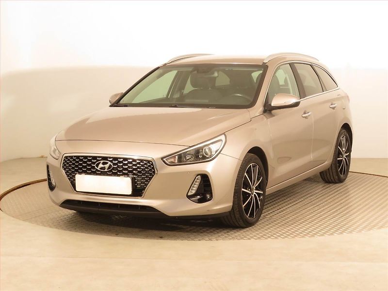 Hyundai i30 (2018) 1.6 CRDi, Serv.kniha, Navi - fotka 2 z 18