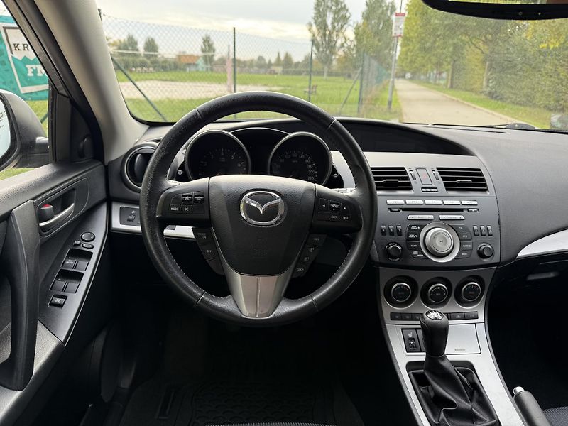 Mazda 3 1.6 Exclusive-Line - fotka 26 z 34