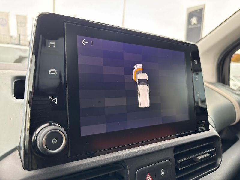 Citroën Berlingo XTR 1.5 BlueHDi 96 kW - fotka 26 z 31