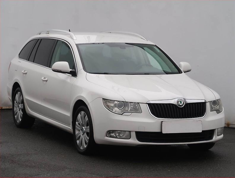 Škoda Superb (2010) Ambition 2.0 TDI, Serv.kniha - fotka 1 z 18