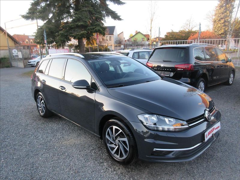 Volkswagen Golf 1,5 TSI 110kW DSG Edice Sound - fotka 2 z 16