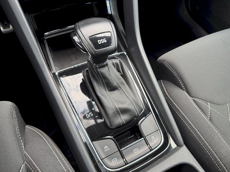 Škoda Karoq (2019) 1.5 TSI 110kW DSG SportLine - fotka 28 z 35