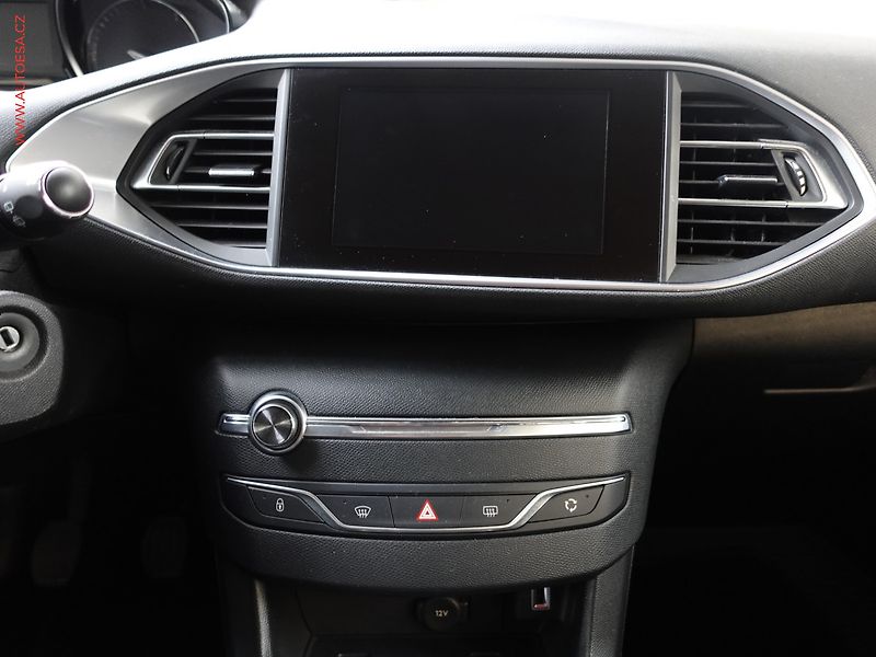 Peugeot 308 (2018) 1.5 HDi, Navi, AC - fotka 13 z 22