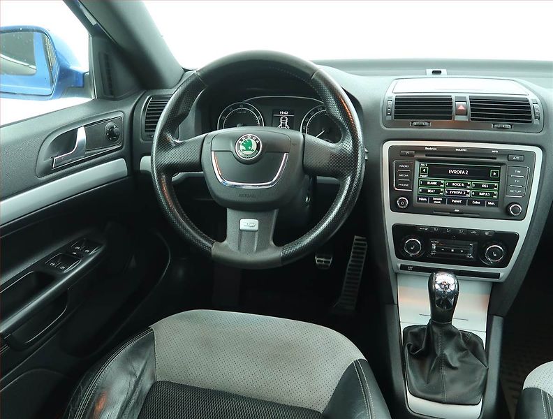 Škoda Octavia (2009) RS 2.0 TFSI, jezdí výborně - fotka 7 z 15