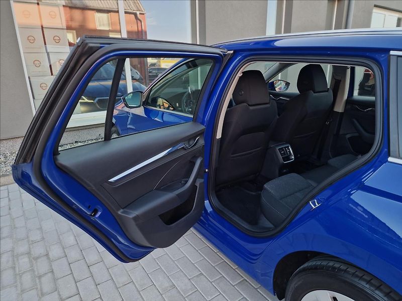 Škoda Octavia 2.0 TDI Style,původ ČR,1.Maj - fotka 18 z 50