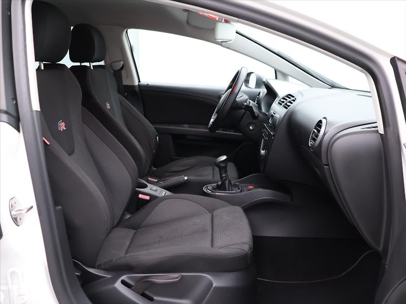 Seat Leon 2,0 TFSI 180kW FR - fotka 11 z 30
