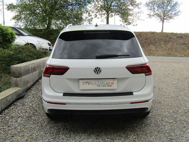 Volkswagen Tiguan (2017) 1.4 TSI 110kW DSG R-Line - fotka 12 z 43