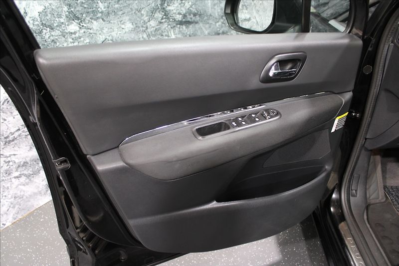 Peugeot 5008 2,0 HDI 120kW 7 míst - fotka 7 z 32