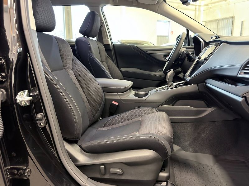 Subaru Outback 2.5i 4WD Active - fotka 8 z 16