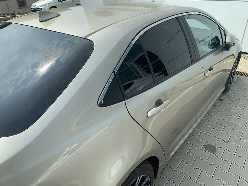 Toyota Corolla SD COMFORT STYLE TECH 1.5 VVTi - fotka 24 z 28