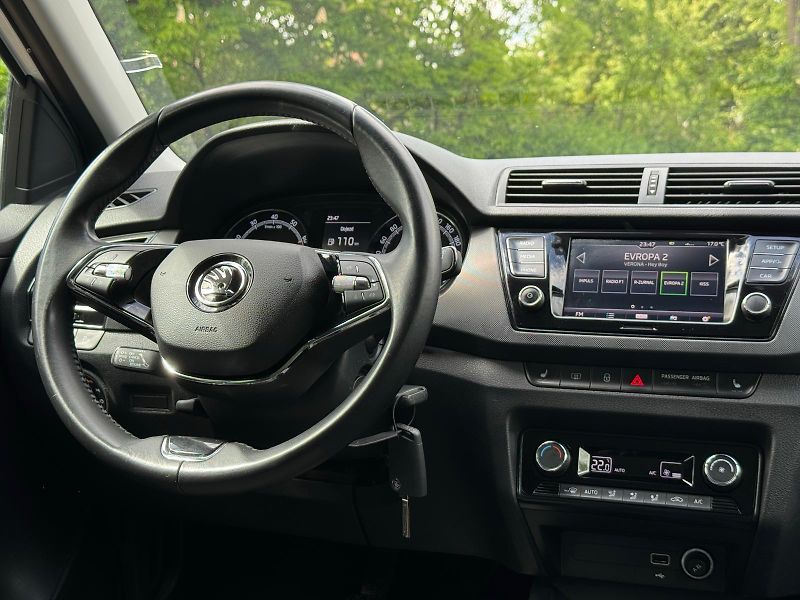 Škoda Fabia 1.0Tsi 70kW 1.MAJ ČR TAŽNÉ  - fotka 12 z 23