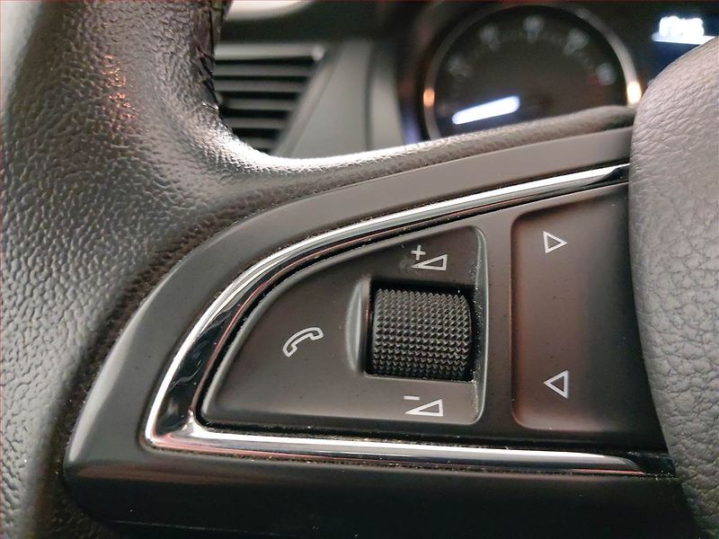 Škoda Rapid (2013) Ambition Plus 1.2 TSI, ČR - fotka 16 z 18