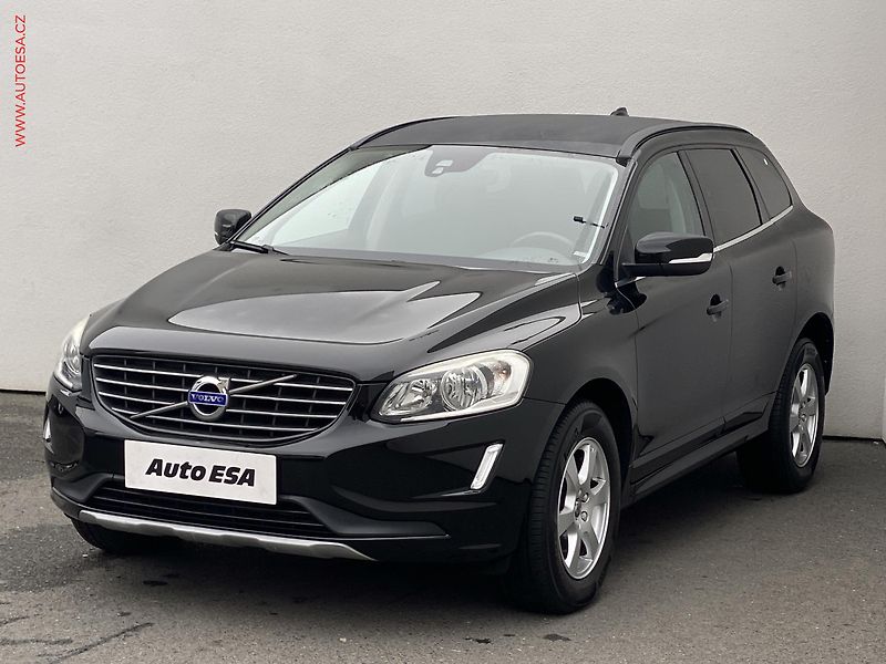 Volvo XC60 (2016) 2.4 D4 AWD, ČR, Momentum, AT - fotka 3 z 17