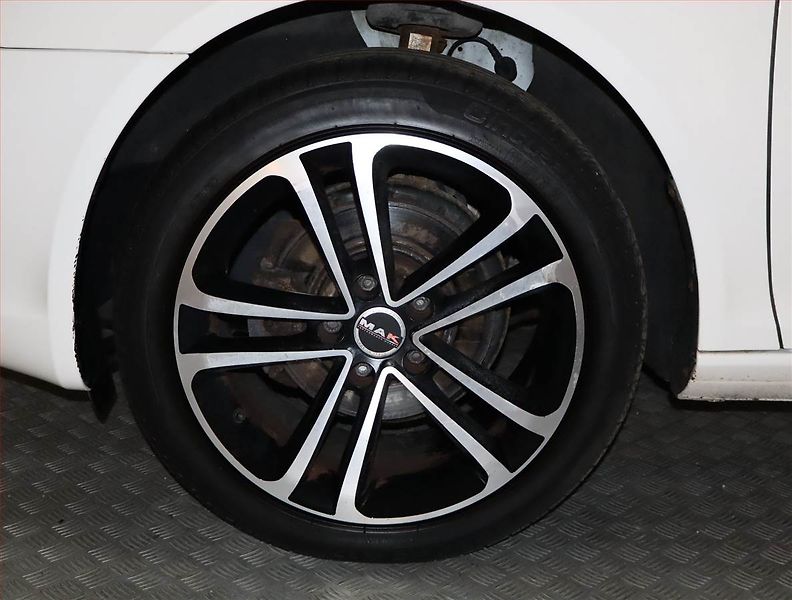 Škoda Octavia (2010) 1.9 TDI, Park. senzory - fotka 15 z 16