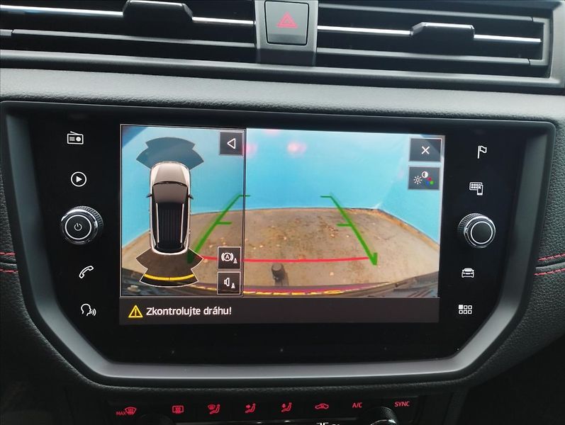 Seat Arona 1,0 TSi 85KW FR - fotka 14 z 23