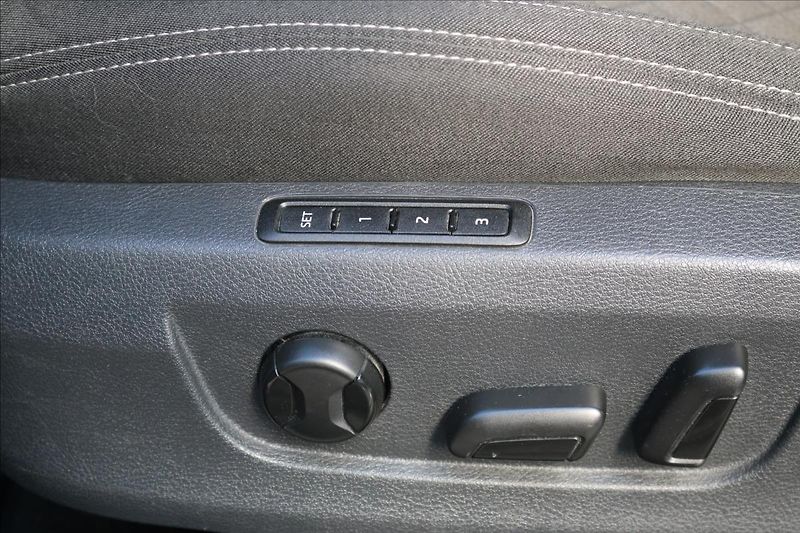 Škoda Superb 2,0 TDi, DSG , 4x4 - fotka 15 z 52