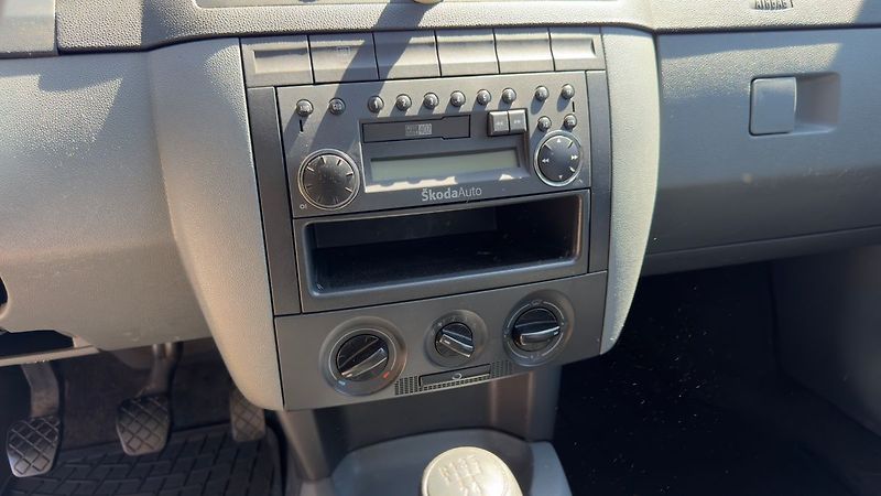 Škoda Fabia 1.2i 12V ČR 1. maj - fotka 18 z 25