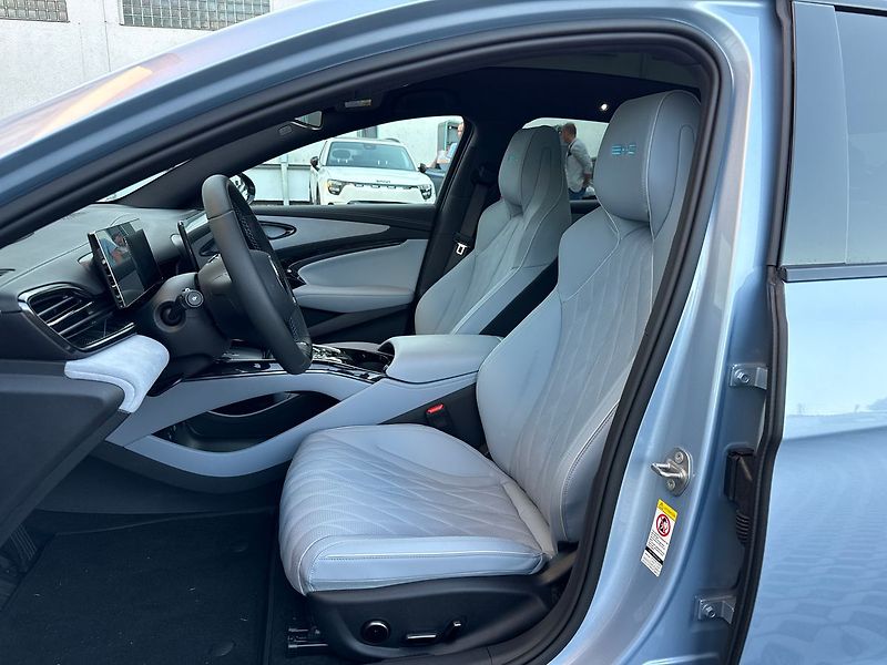 BYD Seal (2026) Design*RWD/Panorama/HUD - fotka 13 z 23