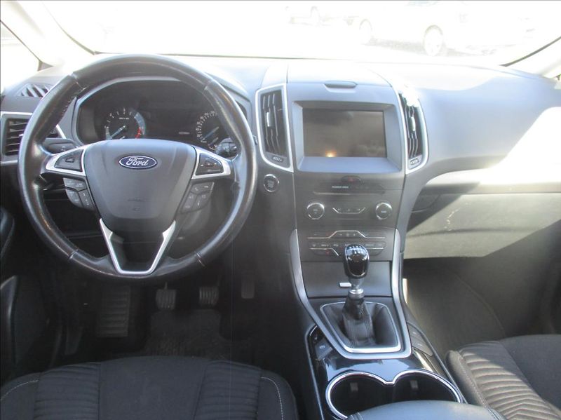 Ford S-MAX 2,0 TDCi, NAVI,serviska,tažné, - fotka 19 z 49