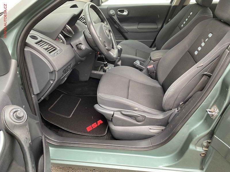 Renault Mégane (2009) 1.6i, ČR, AC, tempo - fotka 9 z 17